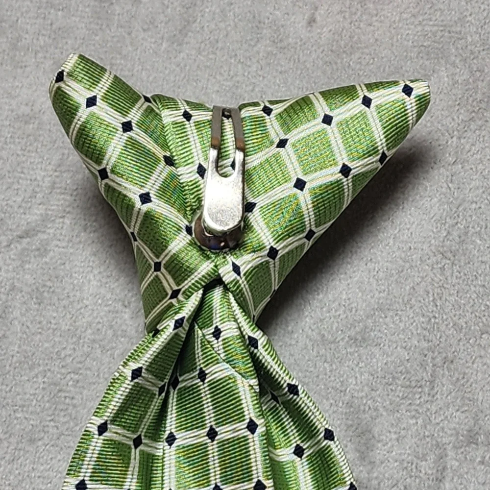 CHAPS Boy's Clip On‎ Pre-Tied Silk Tie Green White Square Black Diamond Pattern